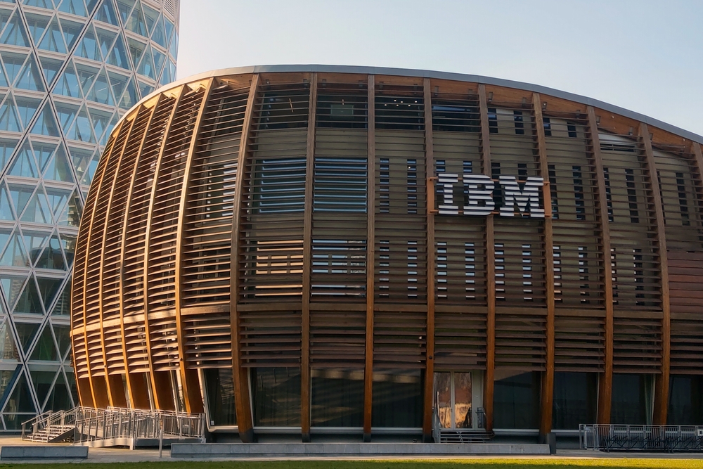 Apme Fx | IBM Continues Quantum Race: Quantum Starling Project as a Signal to Investors